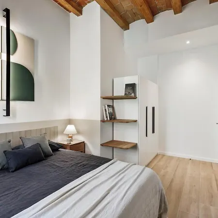 Castell - 2 Bedrooms And Balcony In Sant Antoni Apartment Barcelona